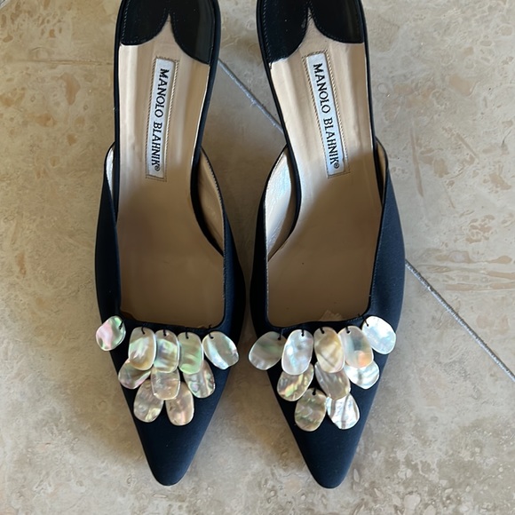 MANOLO BLAHNIK  Black with Tortoiseshell Kitten Mules - Picture 3 of 9